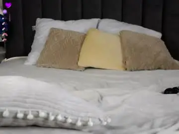 Chaturbate Free Live Porn of lipswithsmileonthem