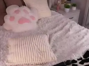 Chaturbate Free Porn Cam of lipswithsmileonthem