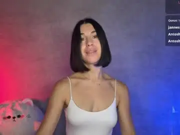 Chaturbate Live Sex Cam of smaillev
