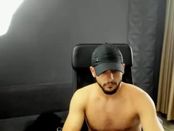 Chaturbate Live Sex Cam of troywade