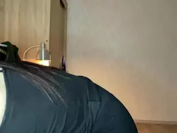 Chaturbate Live Sex Cam of lakeshiaedemann