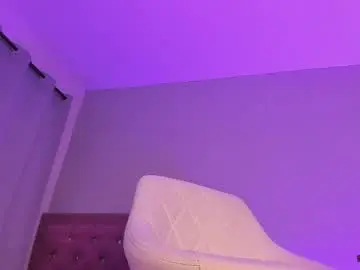 Chaturbate Live Sex Cam of lucyshen_