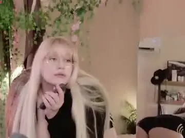 Chaturbate Live Sex Cam of morvelyn