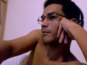 Chaturbate Free Porn Cam of pikashuu7u7