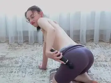 Chaturbate Best live sex cam show of lauriesmyntek