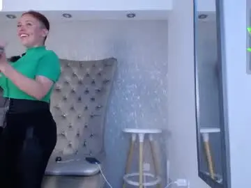 Chaturbate Live Sex Cam of caro_fisher