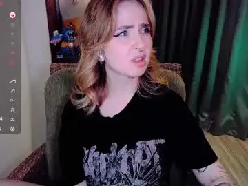 Chaturbate Live Sex Cam of shyfoxxxy