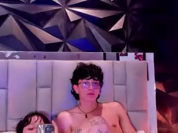 Chaturbate Live Sex Cam of couple_onfire_