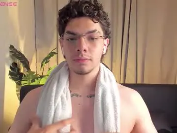 Chaturbate Live Sex Cam of axel_creed