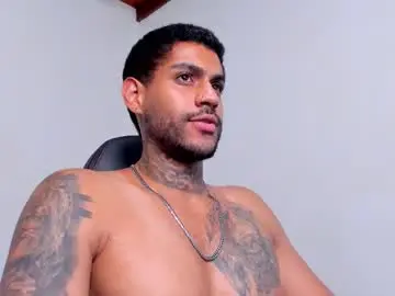 Chaturbate Free Porn Cam of luigi1_