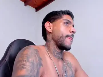 Chaturbate Nude Webcam of luigi1_