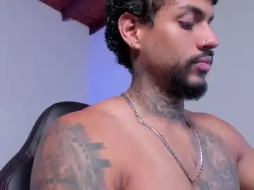 Chaturbate Live Porn of luigi1_