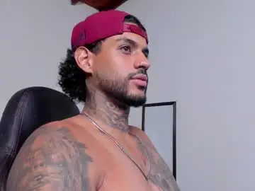 Chaturbate Free Porn Cam of luigi1_