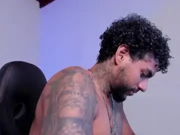 Chaturbate Live Sex Cam of luigi1_