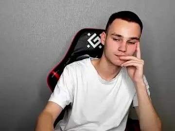 Chaturbate Sex Cam of robert10211