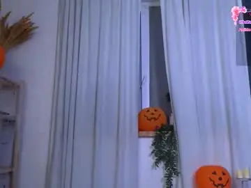 Chaturbate Live Sex Cam of taissa_farmiga