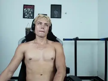 Chaturbate Live Sex Cam of lover_fitnessboy