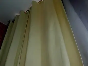 Chaturbate Live Sex Cam of scarlett_zin