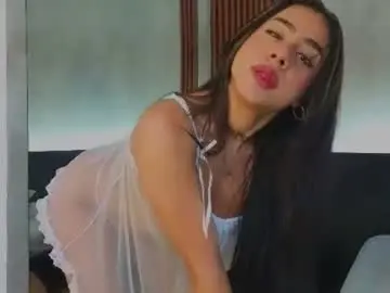 Chaturbate Nude Webcam of emmi_collins