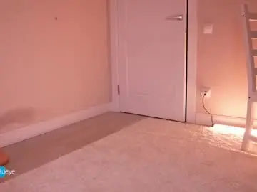 Chaturbate Live Sex Cam of miablueye