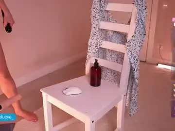 Chaturbate Watch Live Sex Cams of miablueye