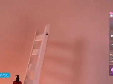 Chaturbate Live Porn of miablueye