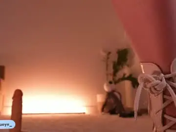 Chaturbate Live Porn of miablueye