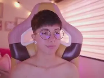 Chaturbate Best live sex cam show of tomboy_tommy