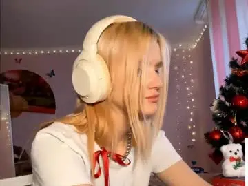 Chaturbate Live Sex Cam of bebravee