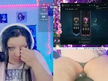 Chaturbate Live Sex Cam of crystal_velvet01