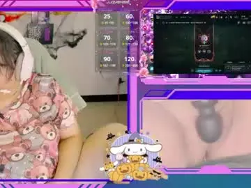Chaturbate Live Sex Cam of crystal_velvet01