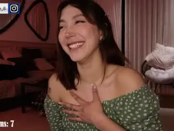 Chaturbate Live Sex Cam of maxine_8
