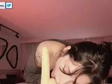 Chaturbate Live Sex of maxine_8