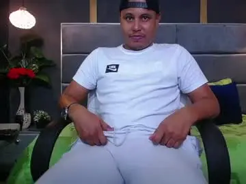 Chaturbate Live Sex Cam of noah_oliver1