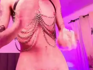 Chaturbate Live Sex Cam of varya_ferreira