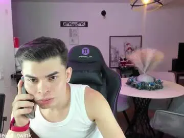 Chaturbate Live Sex Cam of alejoo_twink