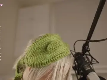 Chaturbate Best live sex cam show of jennyplaudis_