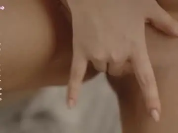 Chaturbate Live Sex Cam of jennyplaudis_