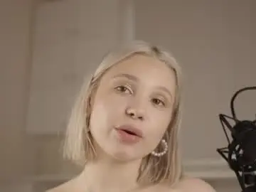 Chaturbate Best live sex cam show of jennyplaudis_