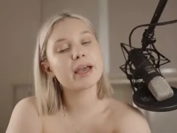 Chaturbate Adult Video Chat of jennyplaudis_