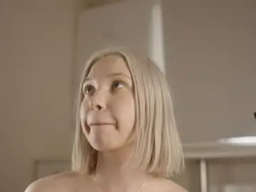 Chaturbate Live Sex Cam of jennyplaudis_