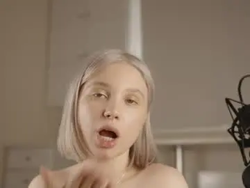 Chaturbate Adult Video Chat of jennyplaudis_