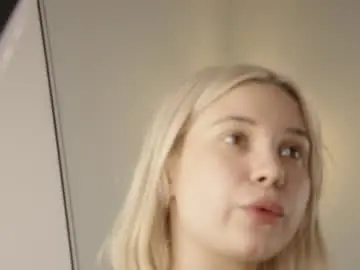 Chaturbate Live Porn of jennyplaudis_