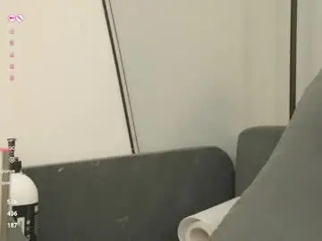 Chaturbate Free Porn Cam of jennyplaudis_