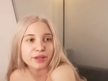 Chaturbate Sex Cam of jennyplaudis_