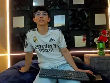 Chaturbate Sex Chat of elangiraldo
