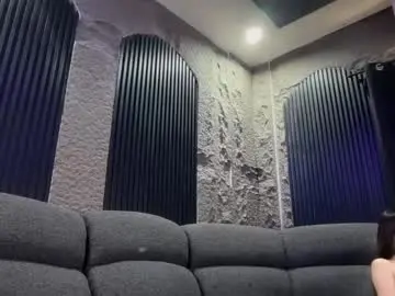 Chaturbate Live Porn of hugecockeightine