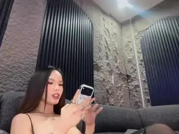 Chaturbate Live Sex of hugecockeightine