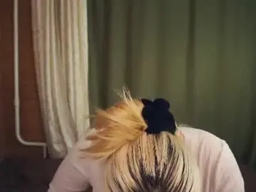 Chaturbate Sex Cam of keenakosbab