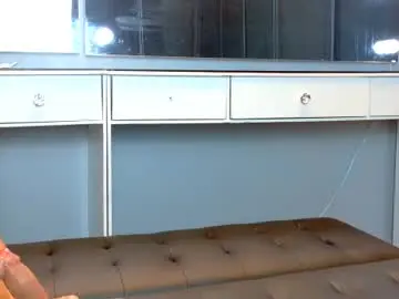 Chaturbate Live Sex of petitestrawberry18